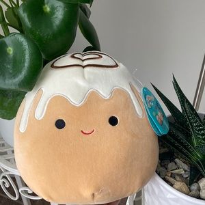 Squishmallow - Chanel the Cinnamon Bun 8”